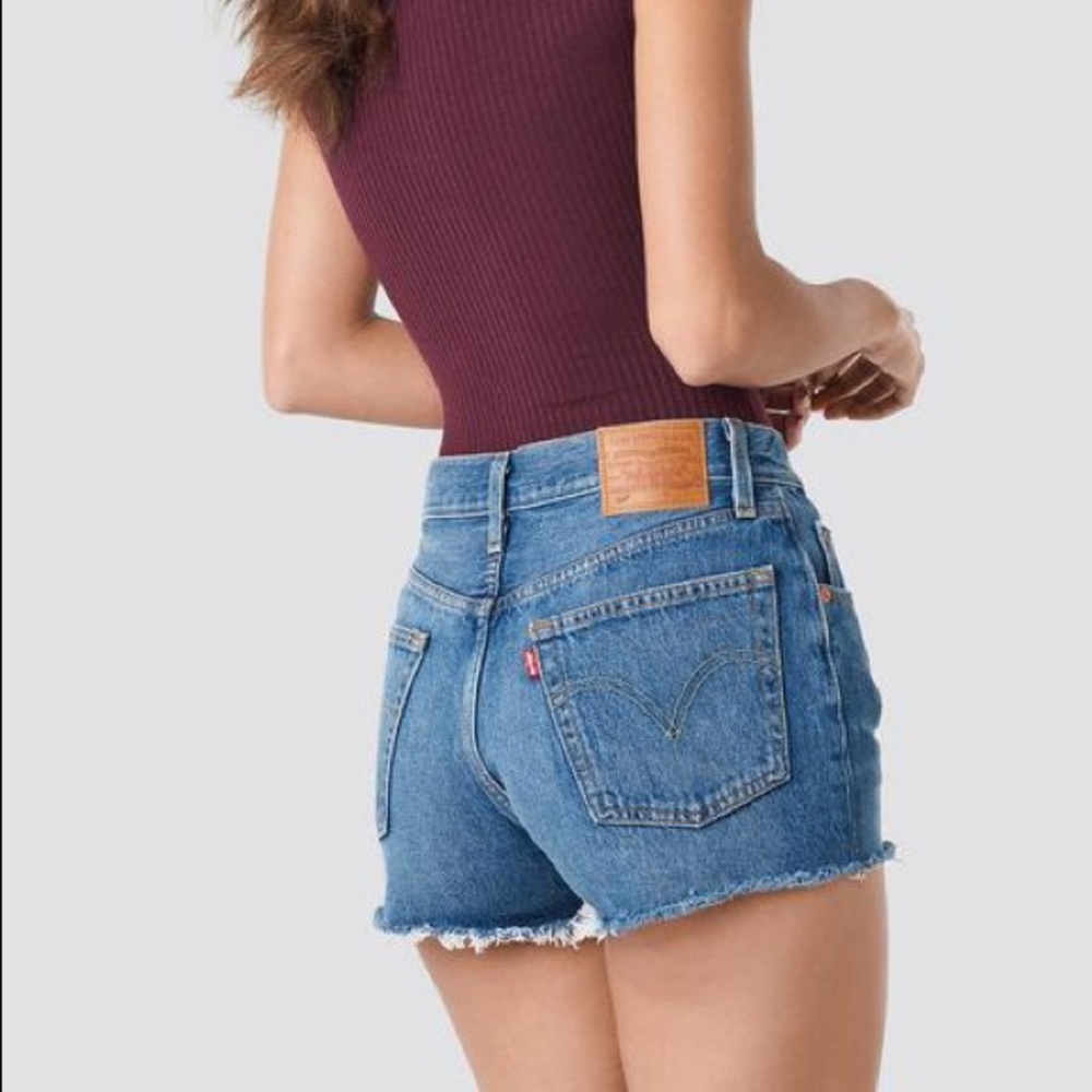 🎉Genuine Levi’s 501 High Waisted Shorts! 🎉